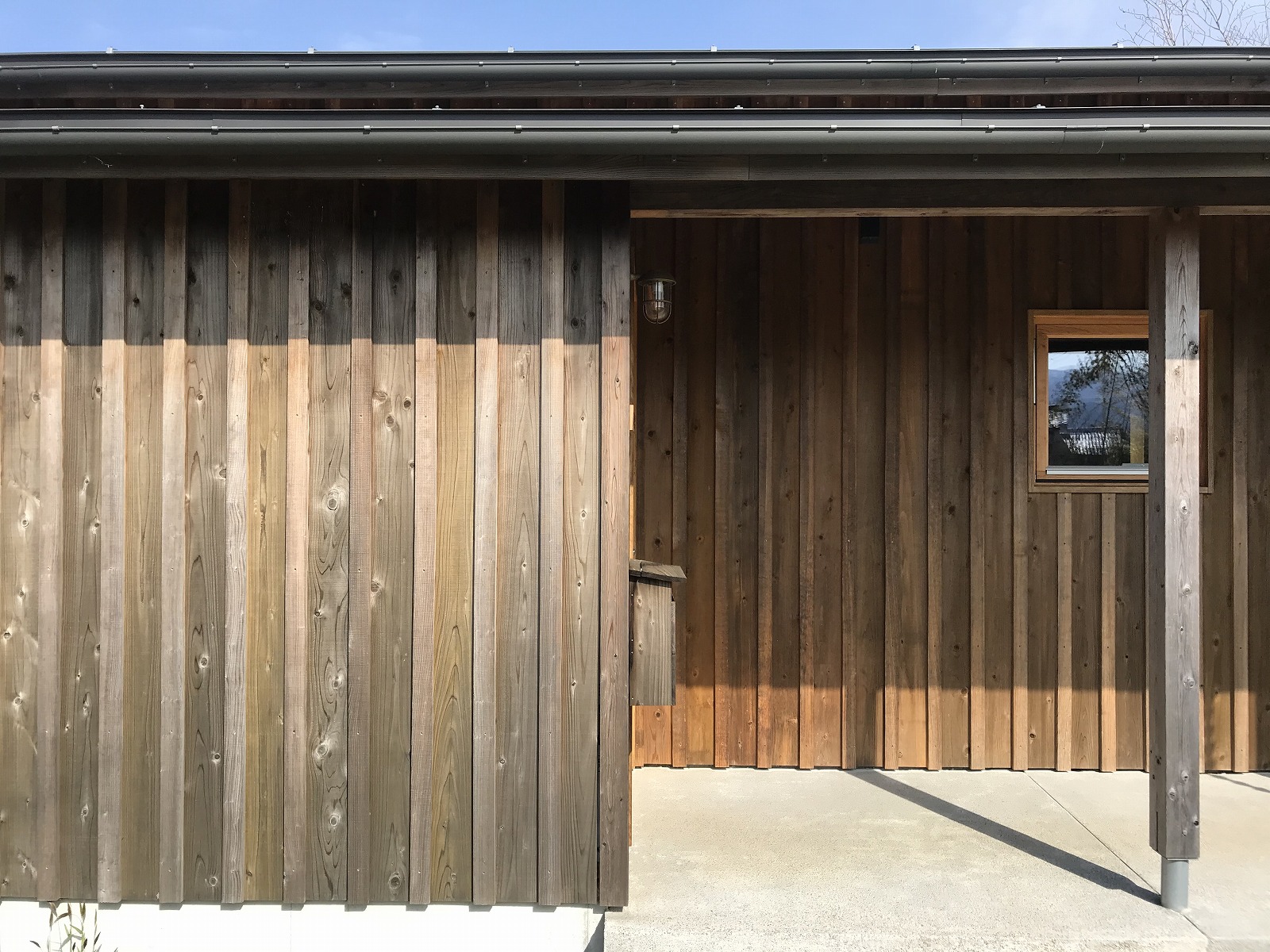 中野のエスネル 04 ｎ杉外壁 張り方のバリエーション ルーバー張り 住宅設計エスネルデザイン