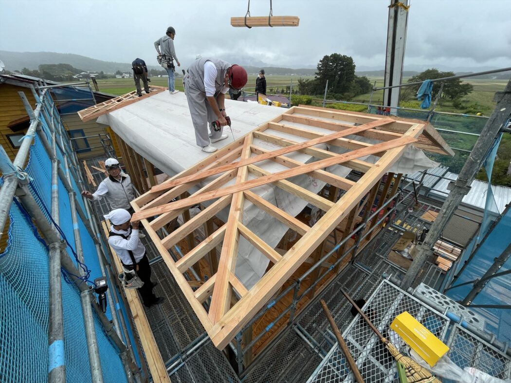 【柿崎のエスネル‐9】『雨漏りリスクを抑える3次防水設計の屋根。』家の長寿命化によるトータルコストの低減。