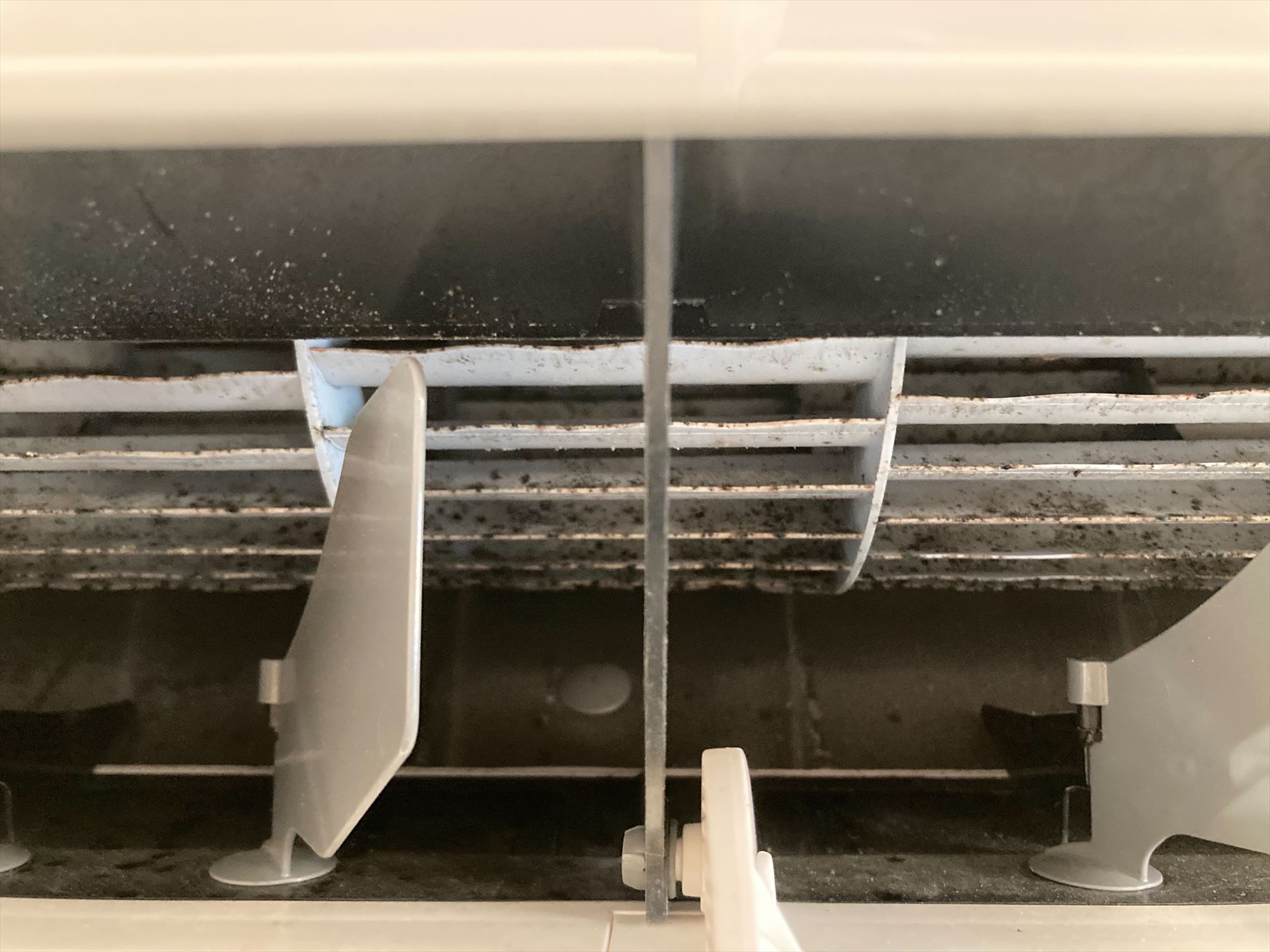 くそカビ 秘訣】『エアコン内部のカビ。』カビの原因、対策、エアコン選定の再