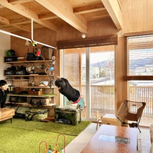 【暮らし】冬の暮らし『晴れ間の感動、家中が遊び場、外で雪遊び。』暮らしを楽しむ。case.長倉