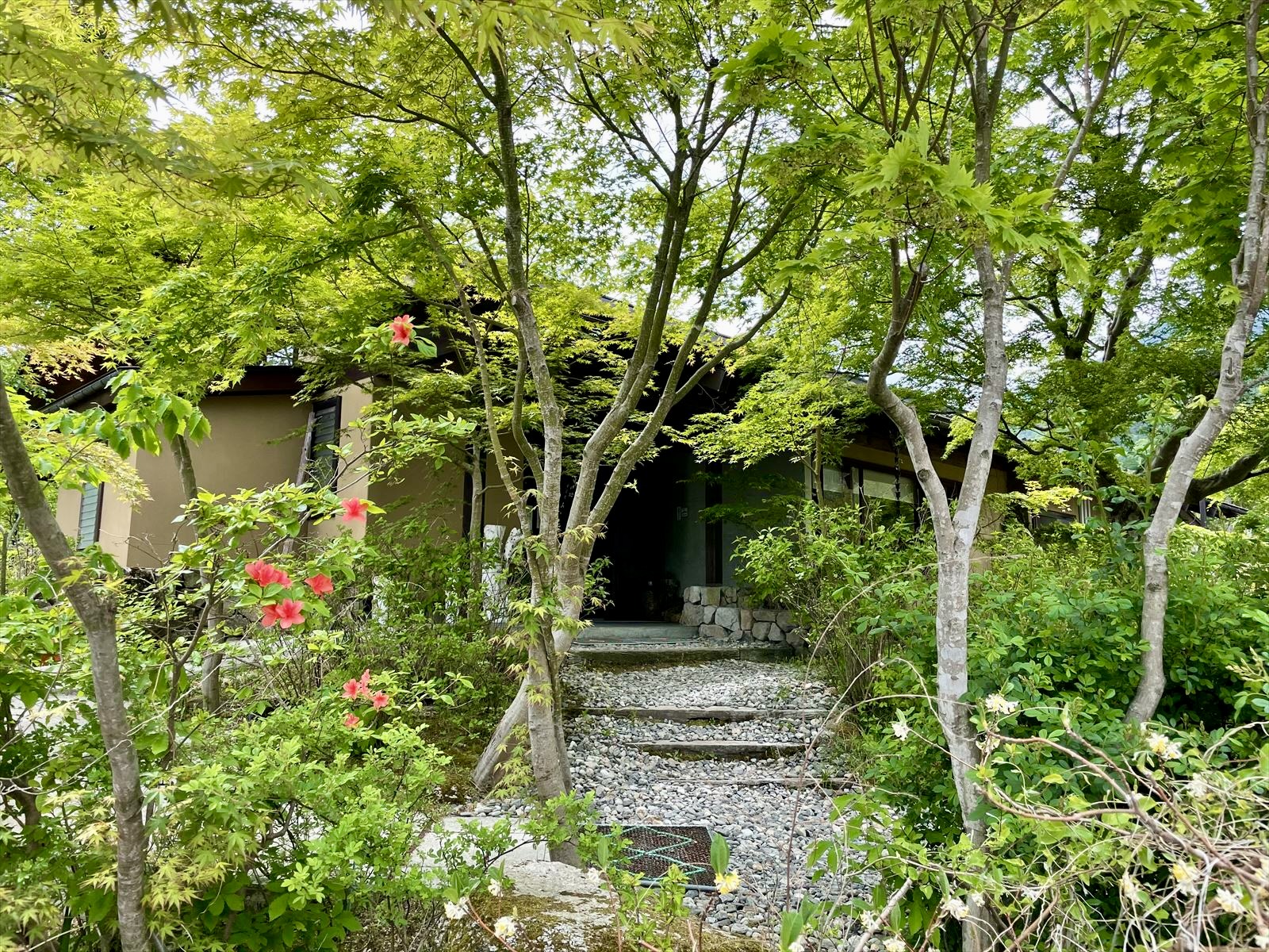 探訪】『長野建築-観光の旅。』そば処あさかわさん-安曇野ちひろ美術館