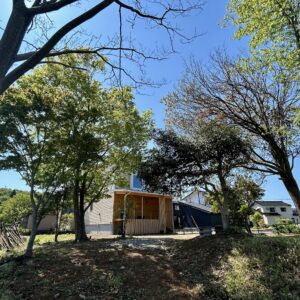 【暮らし】自邸-5月の森『新緑-水田の風景。』グリーンウインドウ-ウッドデッキポーチ。－自然と生きる－